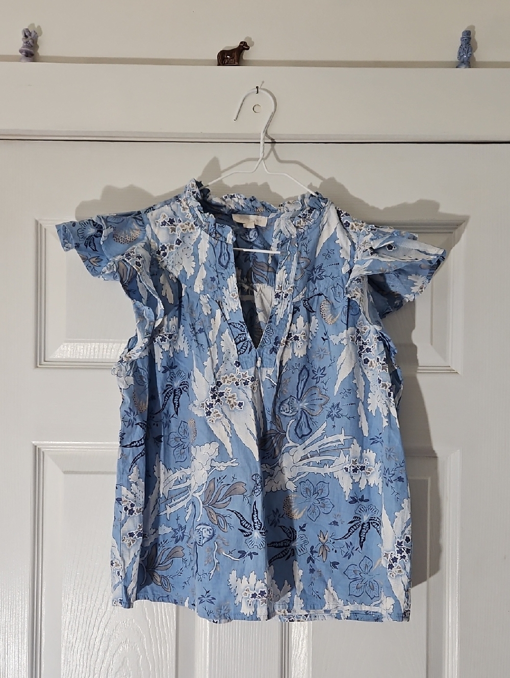 Jennifer & Grace Light Blue Floral Ruffle Sleeve Women's Top